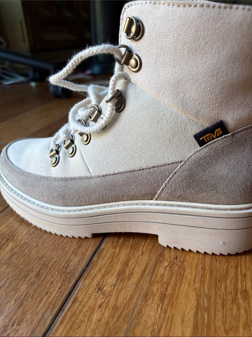 Teva Women's Cream Lace-Up Platform Hiking Boots